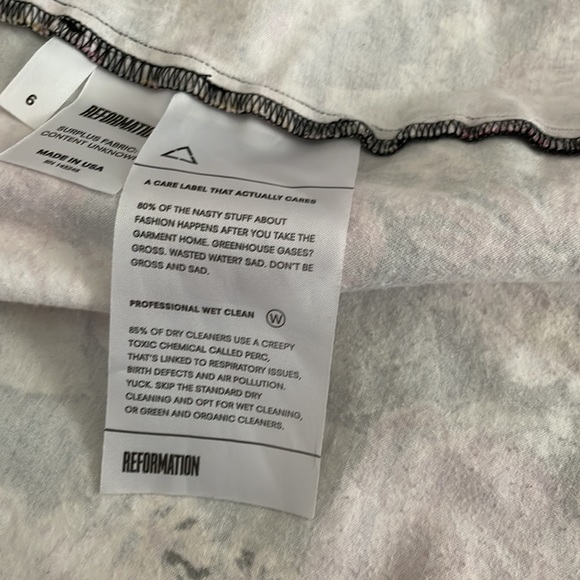 Reformation pink floral zip front pencil skirt - Picture 6 of 9